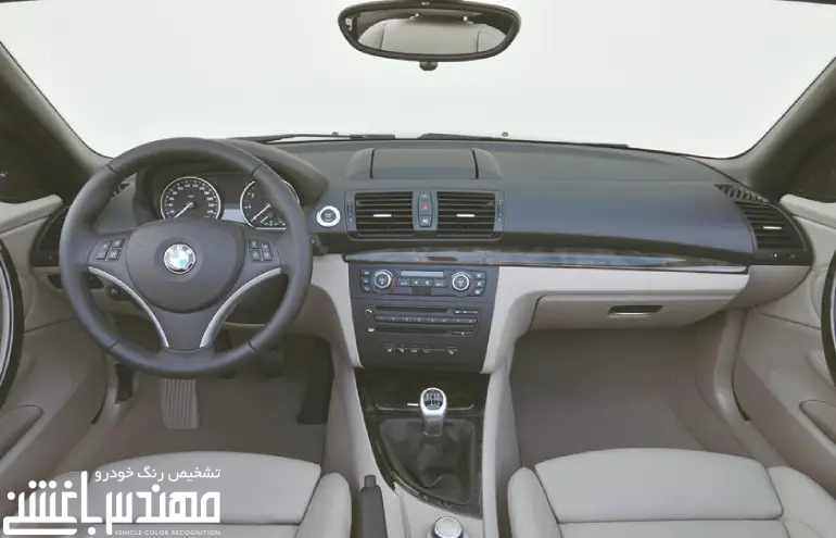 نمای داخلی بی ام و 125i کروک
