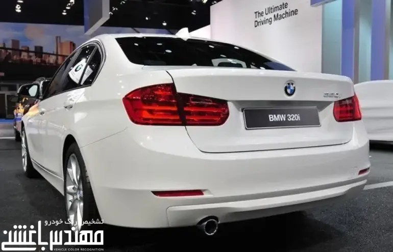 بی ام و 320i