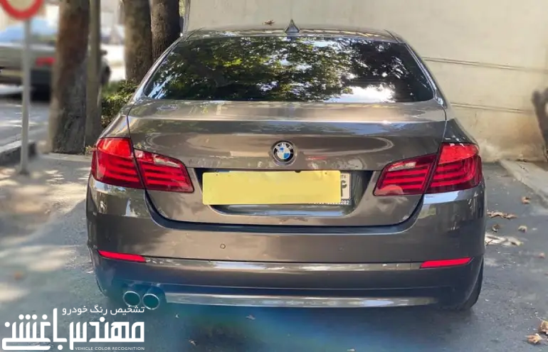 بی ام 520i