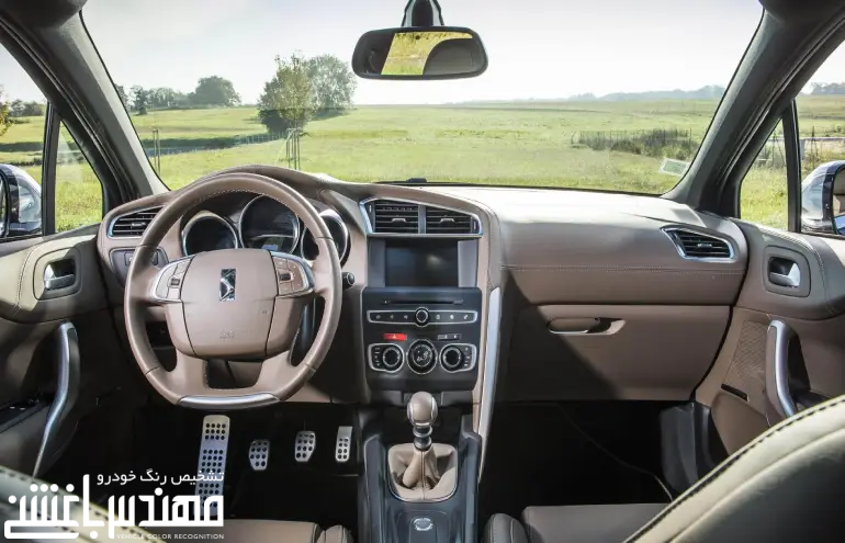 نمای داخلی دی اس 4 کراس بک نمای داخلی دی اس 4 کراس بک