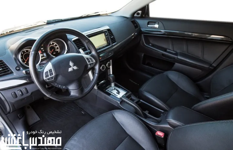 نمای داخلی میتسوبیشی لنسر