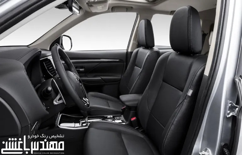 نمای داخلی میتسوبیشی اوتلندر