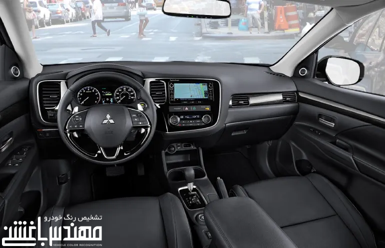 نمای داخلی میتسوبیشی اوتلندر