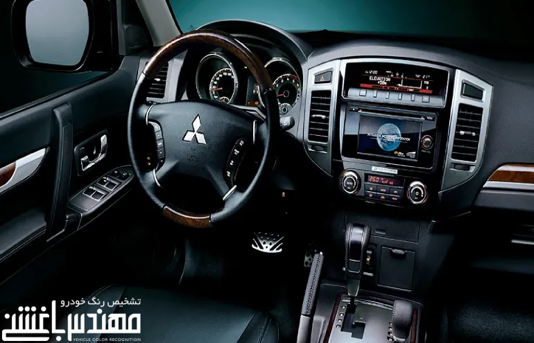 نمای داخلی میتسوبیشی پاجرو