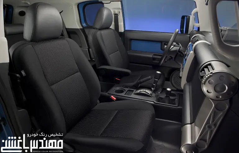 نمای داخلی تویوتا اف جی کروزر