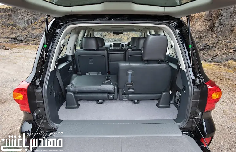 نمای داخلی تویوتا لندکروزر