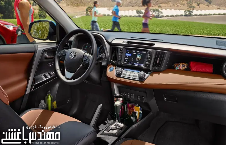 نمای داخلی تویوتا راو 4 