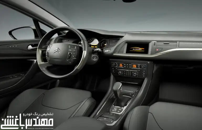 نمای داخلی سیتروئن C5