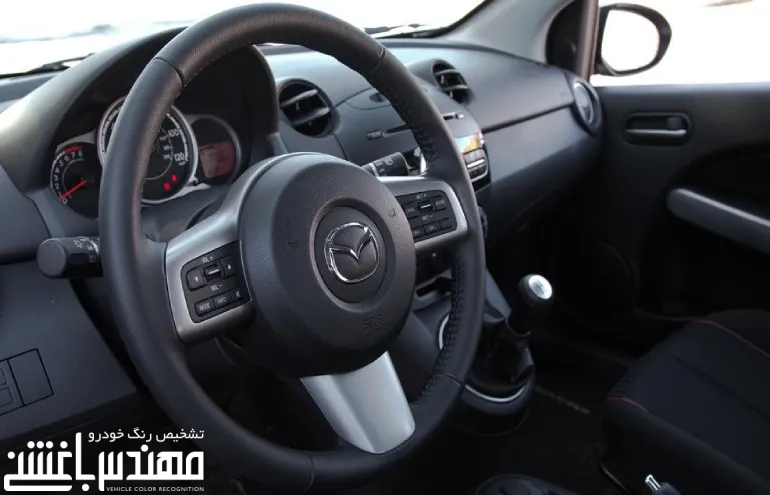 نمای داخلی مزدا 2