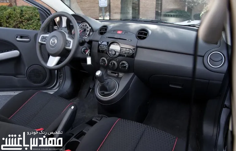 نمای داخلی مزدا 2