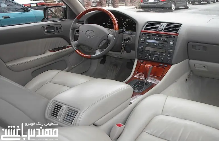نمای داخلی لکسوس LS400